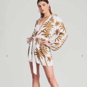 COPY - RETROFETE GOLD AND WHITE ROBE DRESS